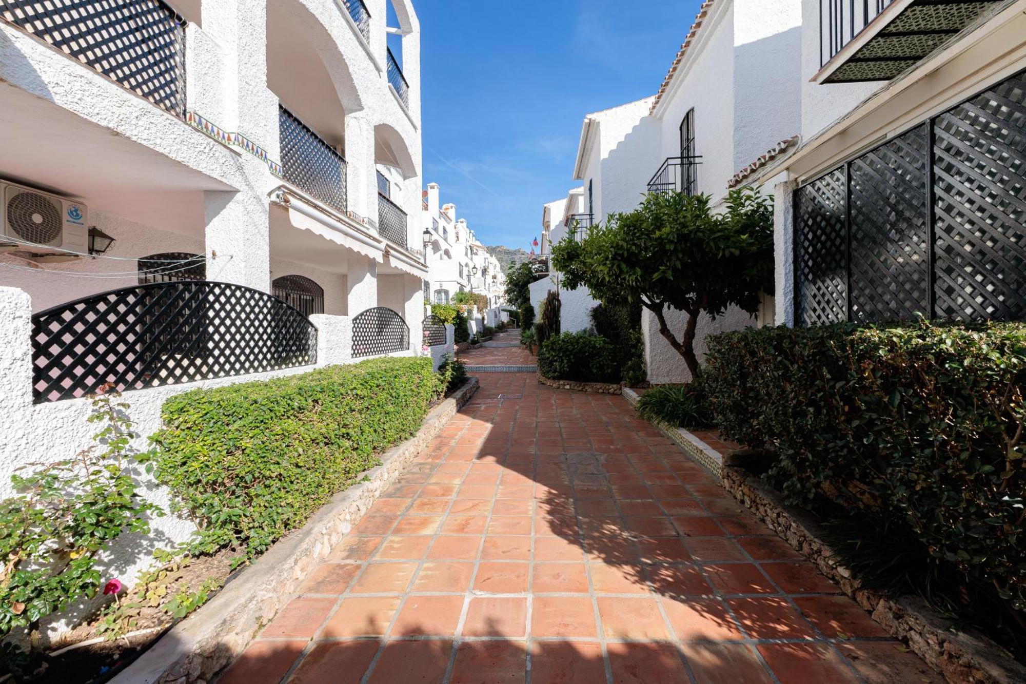 1 Bedroom In Verano Azul, Free Wi-Fi Nerja Ngoại thất bức ảnh